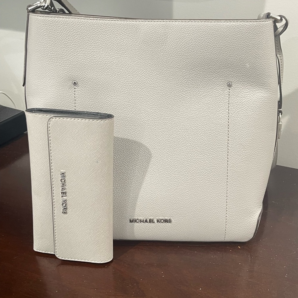 Michael Korks Shoulder/Crossbody handbag with matching wallet